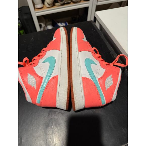 Nike Air Jordan 1 Mid Crimson Pulse Size 7y/W8.5 - 555112-814 - Picture 6 of 8